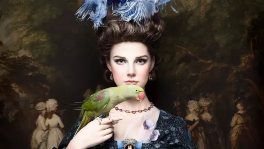 Alexia Sinclair, Bird in the Hand, 2015.